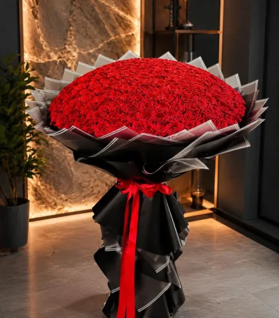 دسته گل ۲۰۰ شاخه رز