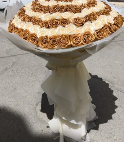 دسته گل روبانی ۲۰۰ شاخه